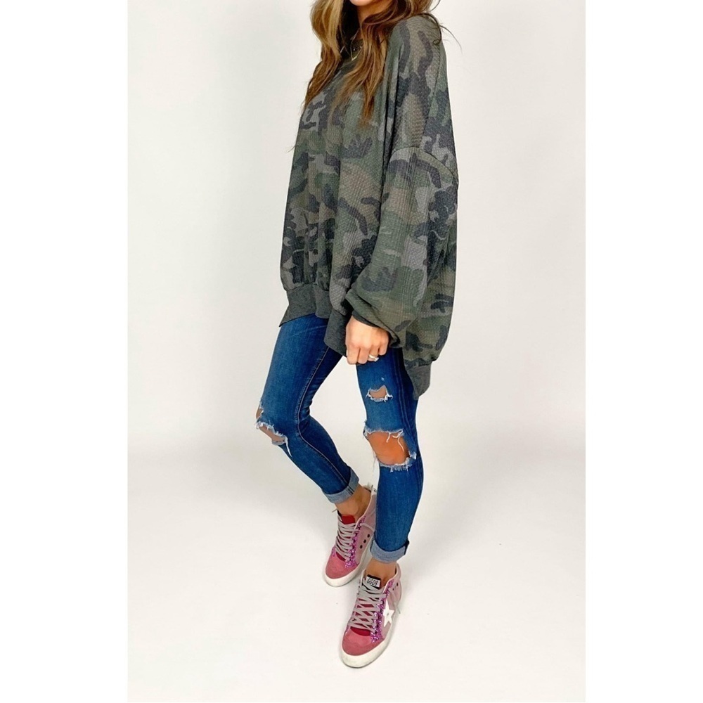 TALULAH Comfy Camo Oversized Waffle Split Hem Lightweight Sweater Camo Green